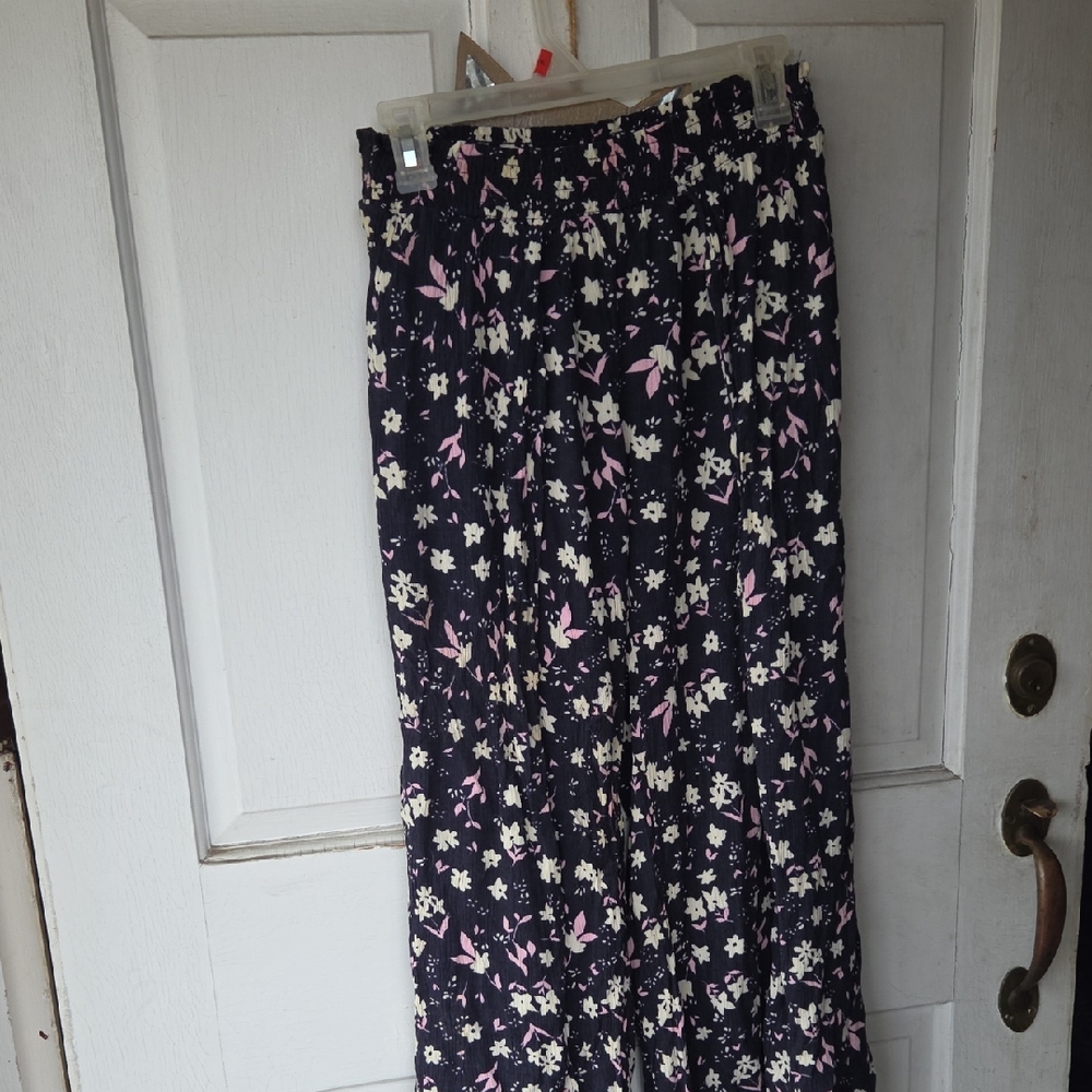 Floral Print Bill Bong Capris Medium Festive.